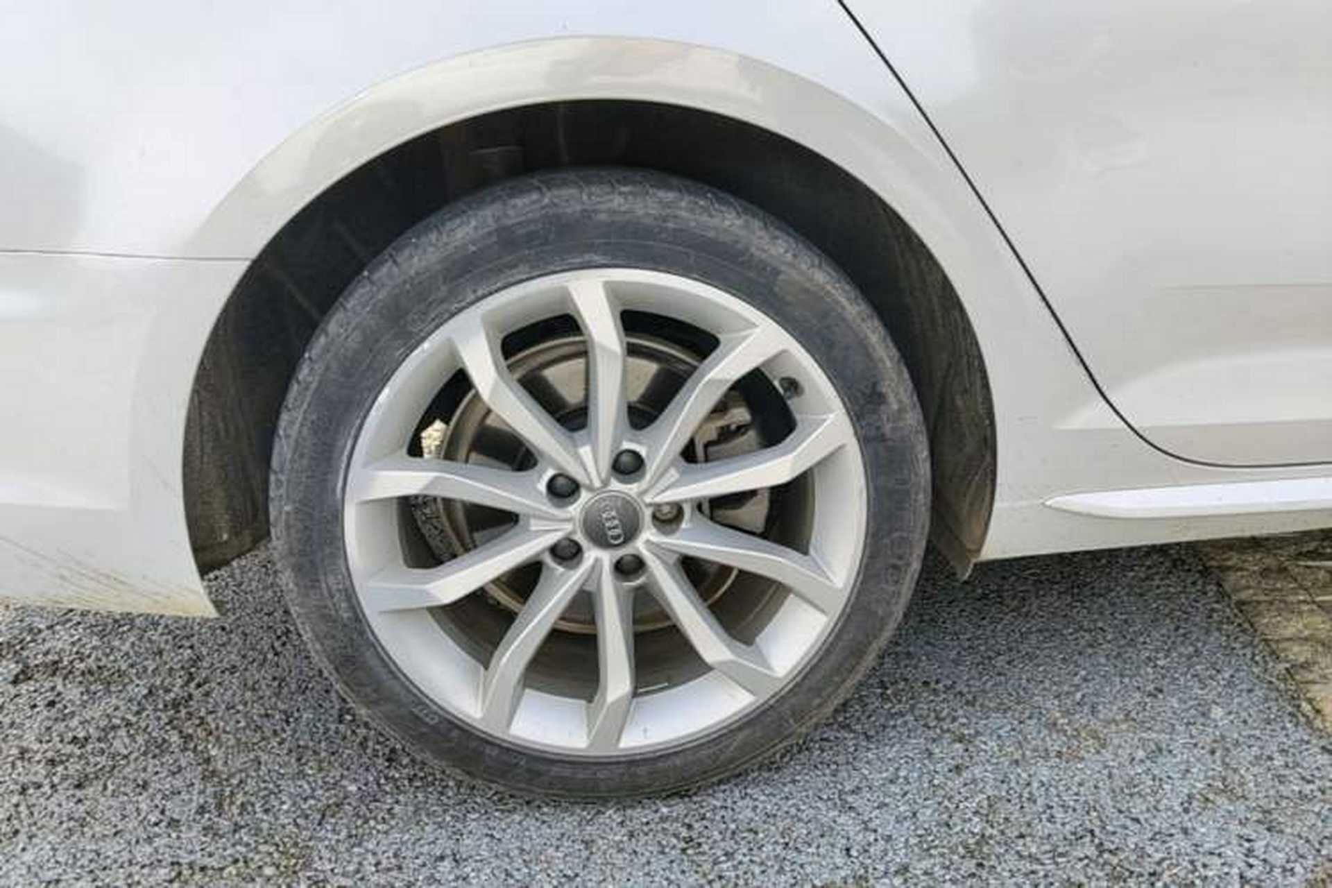 Used Audi A4L 2018 30th Anniversary Edition 40 TFSI Trendy Model Right Rear Wheel Hub