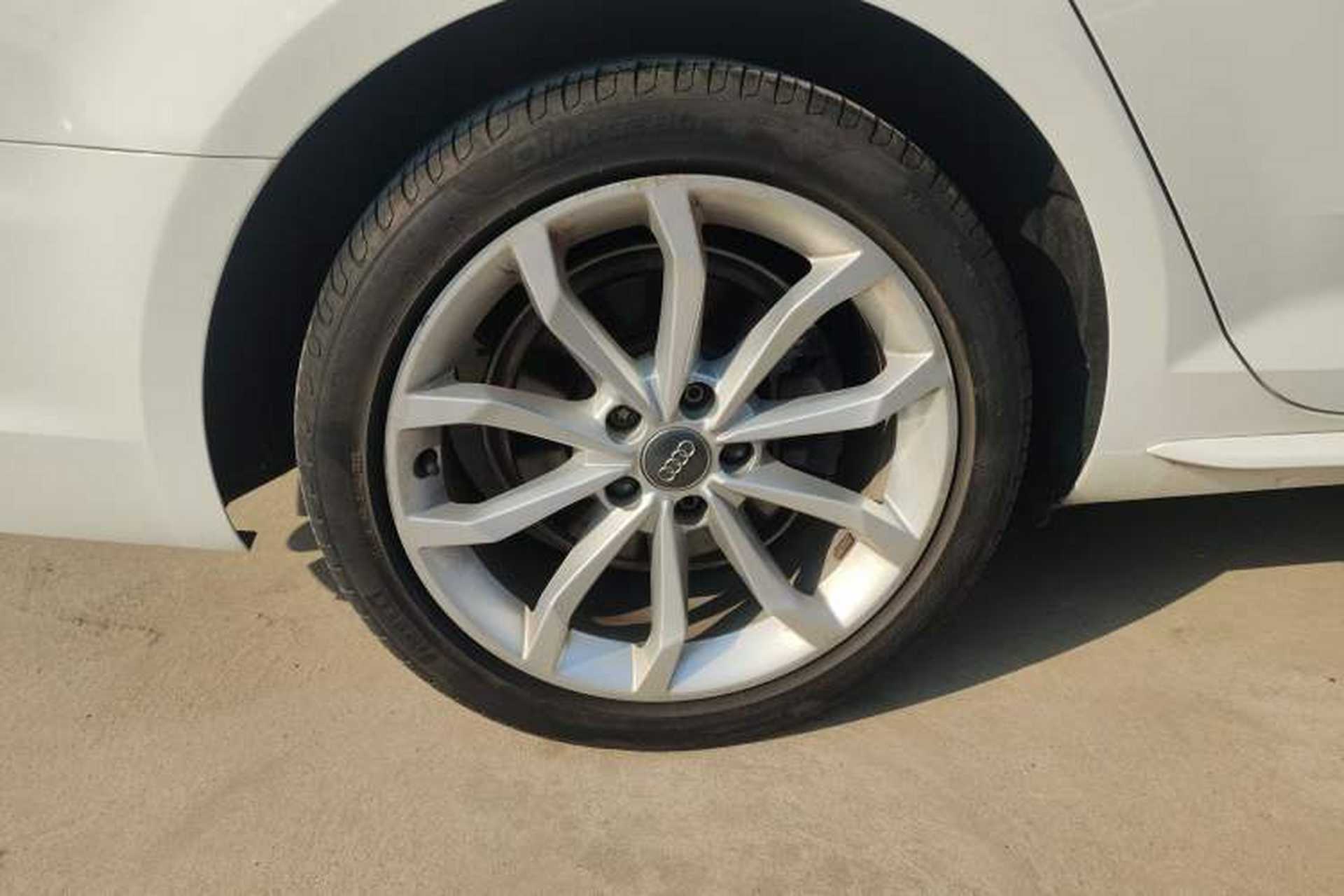 Used Audi A4L 2018 30th Anniversary Edition 40 TFSI Fashion Model Right Rear Wheel Hub