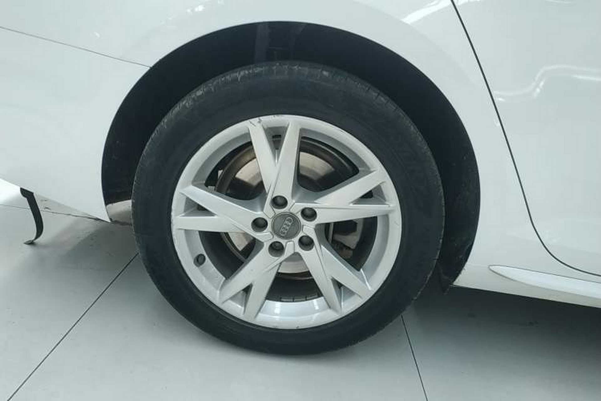Used Audi A4L 2018 30th Anniversary Edition 40 TFSI Trendy Model Right Rear Wheel Hub