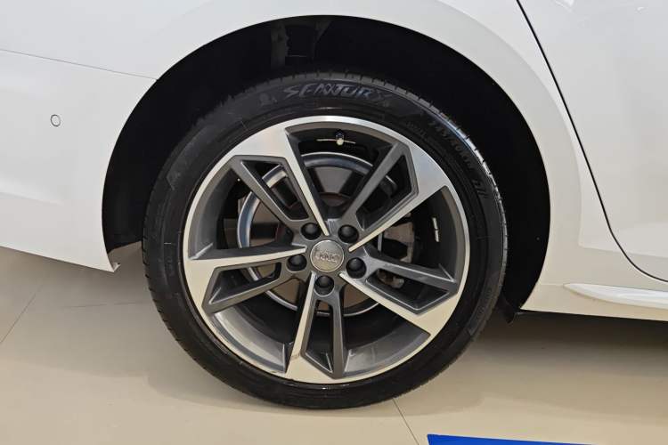 Used Audi A4L 2018 30th Anniversary Edition 40 TFSI Sport Edition Right Rear Wheel Hub