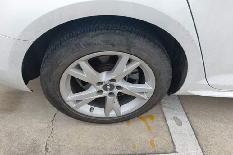 Used Audi A4L 2018 30th Anniversary Edition 40 TFSI Trendy Model Right Rear Wheel Hub