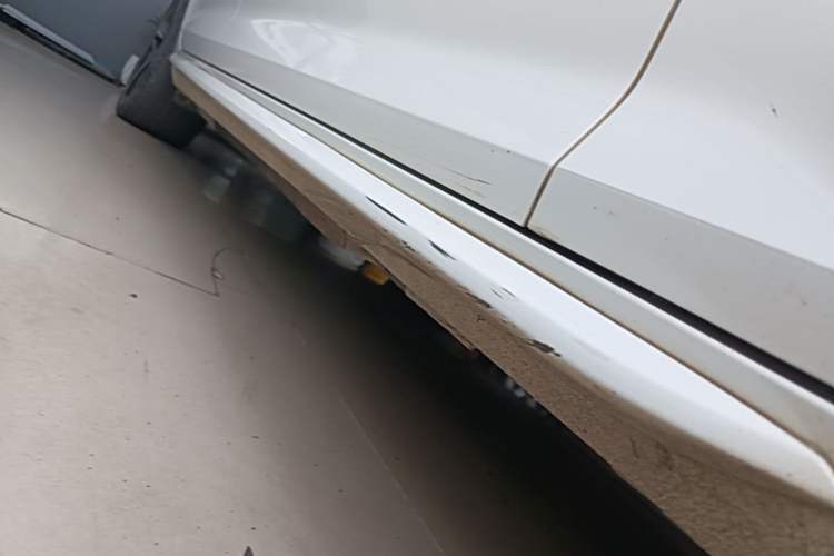 Used Audi A4L 2018 30th Anniversary Edition 40 TFSI Fashion Model Right Side Sill