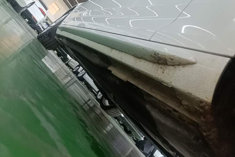 Used Audi A4L 2018 30th Anniversary Edition 40 TFSI Fashion Model Right Side Sill