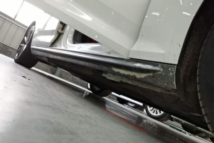 Used Audi A4L 2018 30th Anniversary Edition 40 TFSI Trendy Model Right Side Sill
