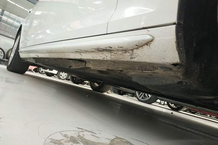 Used Audi A4L 2018 30th Anniversary Edition 40 TFSI Trendy Model Right Side Sill