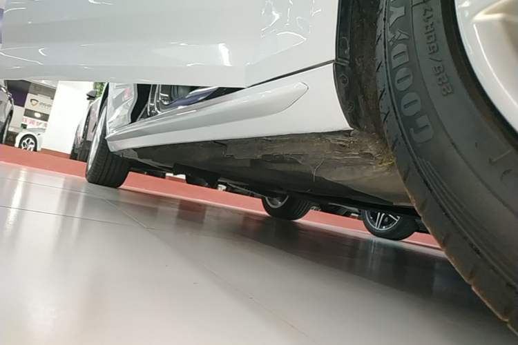 Used Audi A4L 2018 30th Anniversary Edition 40 TFSI Trendy Model Right Side Sill