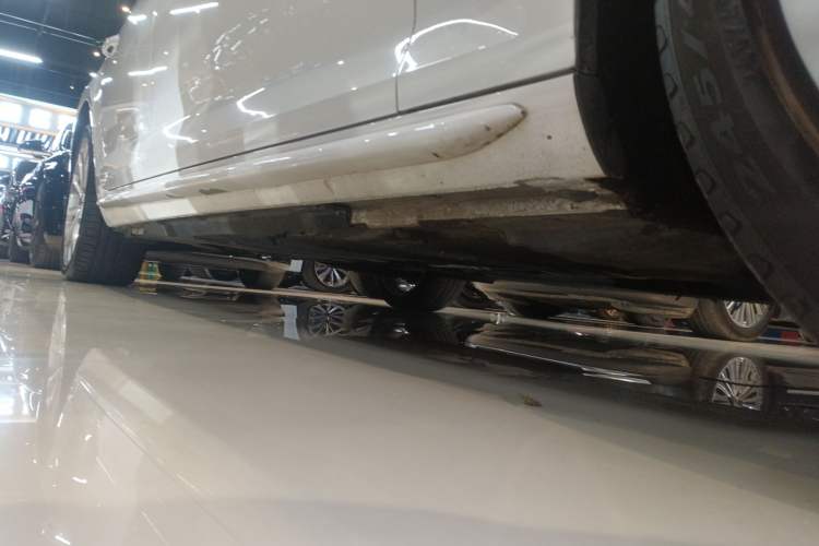 Used Audi A4L 2018 30th Anniversary Edition 40 TFSI Fashion Model Right Side Sill
