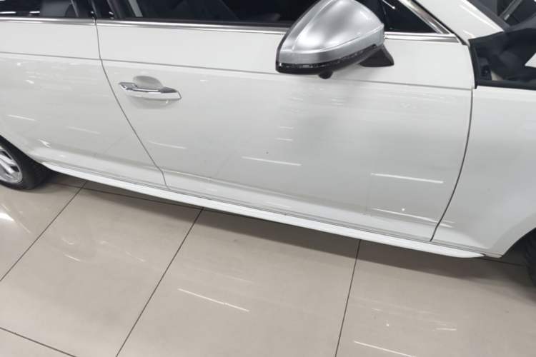 Used Audi A4L 2018 30th Anniversary Edition 40 TFSI Trendy Model Right Side Sill