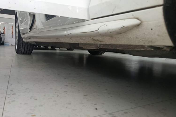 Used Audi A4L 2018 30th Anniversary Edition 40 TFSI Fashion Model Right Side Sill