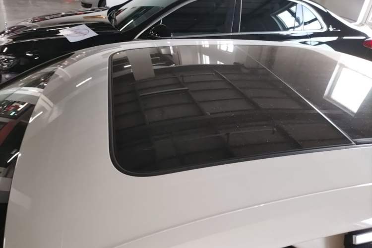 Used Audi A4L 2018 30th Anniversary Edition 40 TFSI Fashion Model Roof