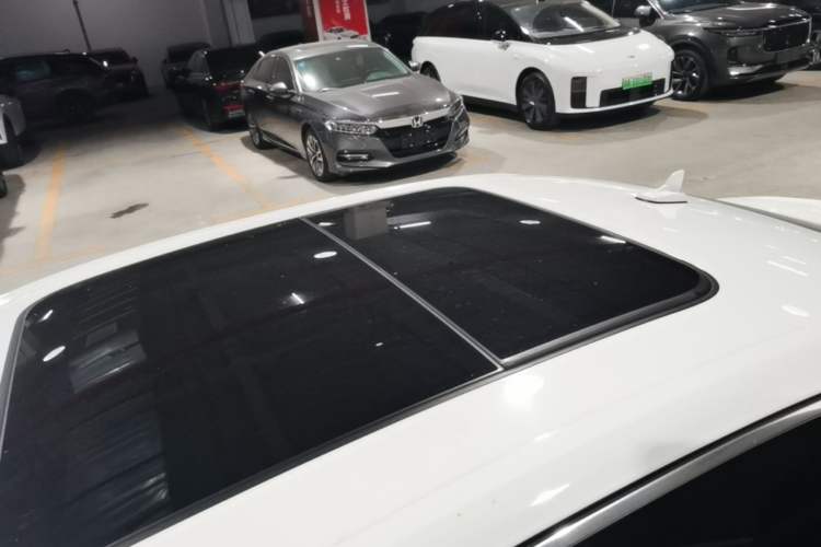 Used Audi A4L 2018 30th Anniversary Edition 40 TFSI Fashion Model Roof