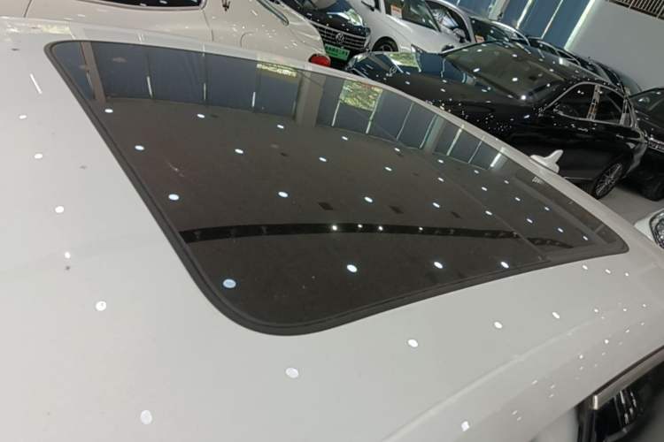 Used Audi A4L 2018 30th Anniversary Edition 40 TFSI Fashion Model Roof