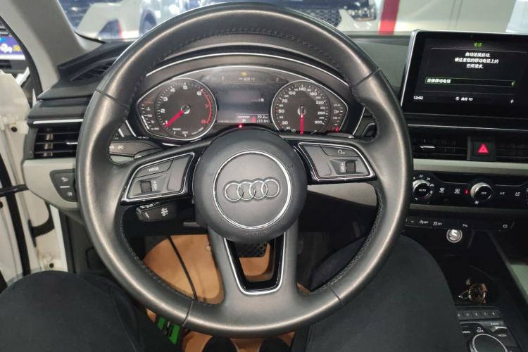 Used Audi A4L 2018 30th Anniversary Edition 40 TFSI Trendy Model Steering Wheel