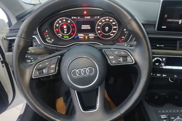 Used Audi A4L 2018 30th Anniversary Edition 40 TFSI Fashion Model Steering Wheel