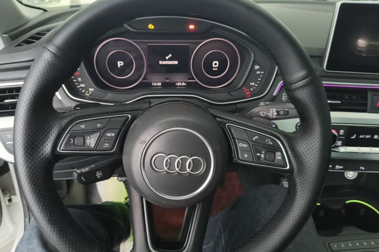 Used Audi A4L 2018 30th Anniversary Edition 40 TFSI Fashion Model Steering Wheel