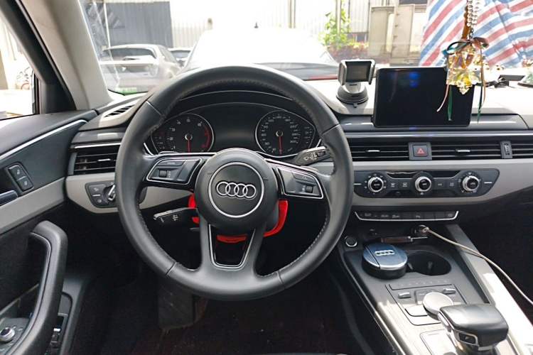 Used Audi A4L 2018 30th Anniversary Edition 40 TFSI Trendy Model Steering Wheel