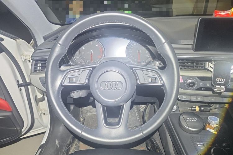 Used Audi A4L 2018 30th Anniversary Edition 40 TFSI Trendy Model Steering Wheel