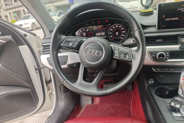 Used Audi A4L 2018 30th Anniversary Edition 40 TFSI Fashion Model Steering Wheel