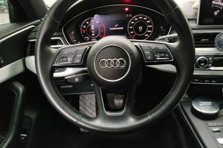 Used Audi A4L 2018 30th Anniversary Edition 40 TFSI Fashion Model Steering Wheel