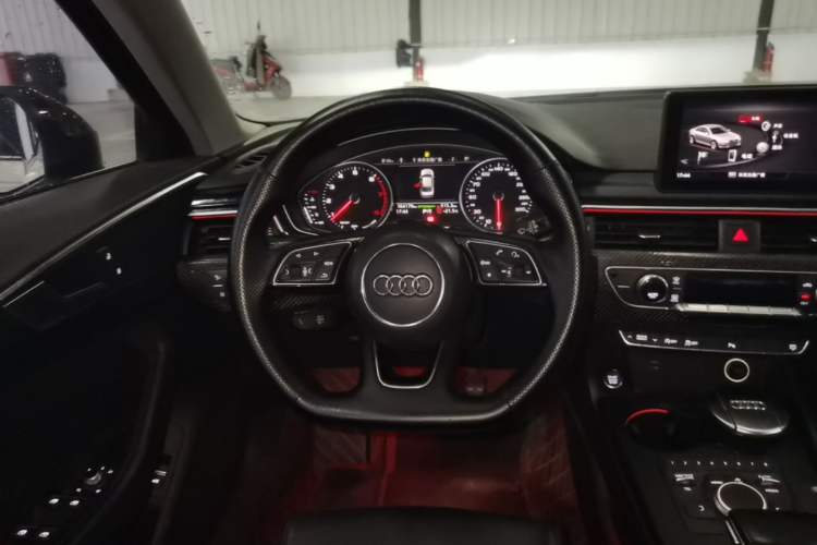 Used Audi A4L 2018 30th Anniversary Edition 45 TFSI quattro Individual Sport Edition Steering Wheel