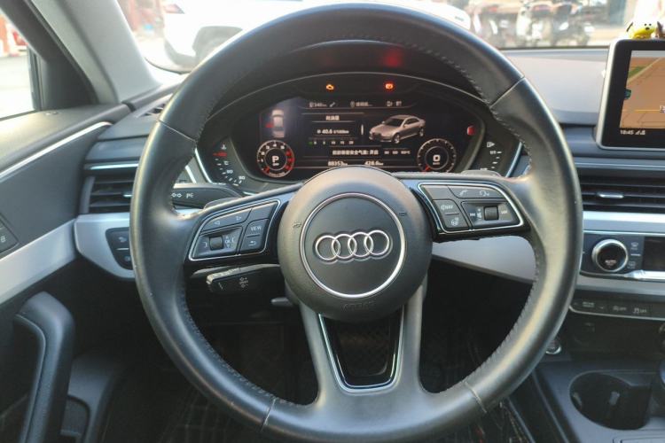 Used Audi A4L 2018 30th Anniversary Edition 40 TFSI Fashion Model Steering Wheel