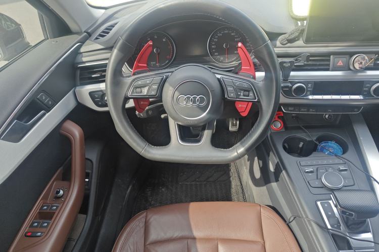 Used Audi A4L 2018 30th Anniversary Edition 45 TFSI quattro Individual Sport Edition Steering Wheel