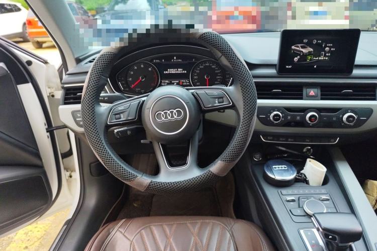 Used Audi A4L 2018 30th Anniversary Edition 40 TFSI Trendy Model Steering Wheel