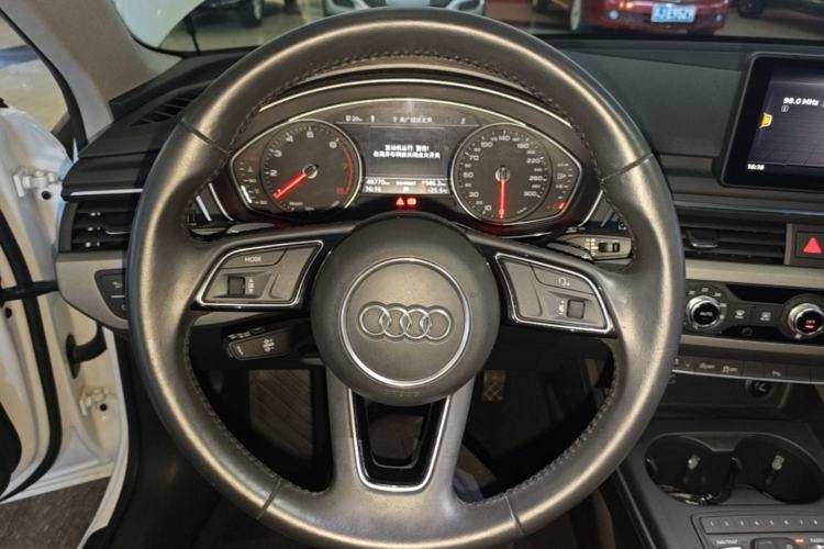 Used Audi A4L 2018 30th Anniversary Edition 40 TFSI Trendy Model Steering Wheel