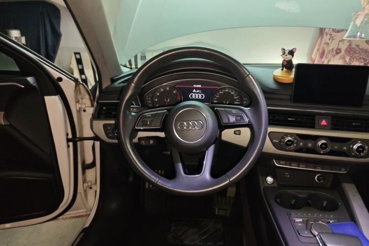 Used Audi A4L 2018 30th Anniversary Edition 40 TFSI Fashion Model Steering Wheel