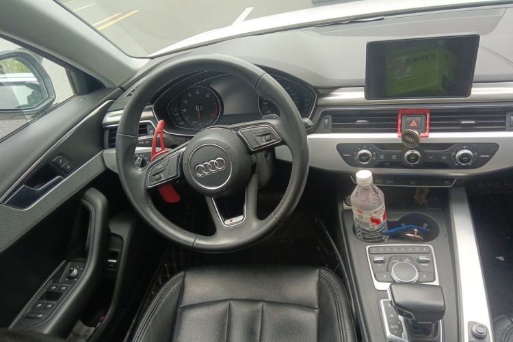 Used Audi A4L 2018 30th Anniversary Edition 40 TFSI Trendy Model Steering Wheel