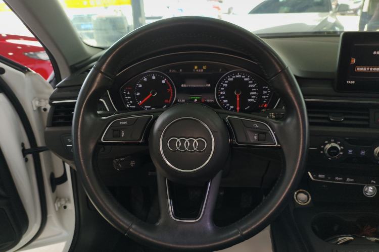 Used Audi A4L 2018 30th Anniversary Edition 40 TFSI Trendy Model Steering Wheel