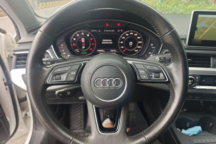 Used Audi A4L 2018 30th Anniversary Edition 40 TFSI Fashion Model Steering Wheel