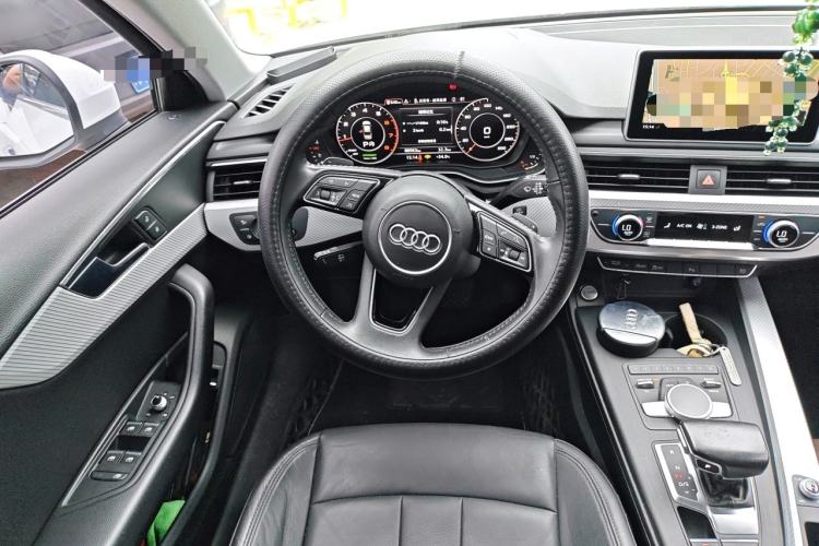 Used Audi A4L 2018 30th Anniversary Edition 40 TFSI Fashion Model Steering Wheel
