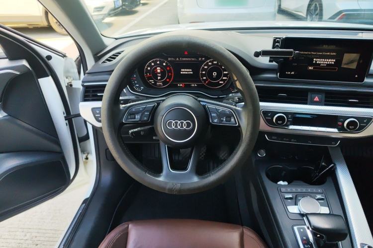 Used Audi A4L 2018 30th Anniversary Edition 40 TFSI Fashion Model Steering Wheel