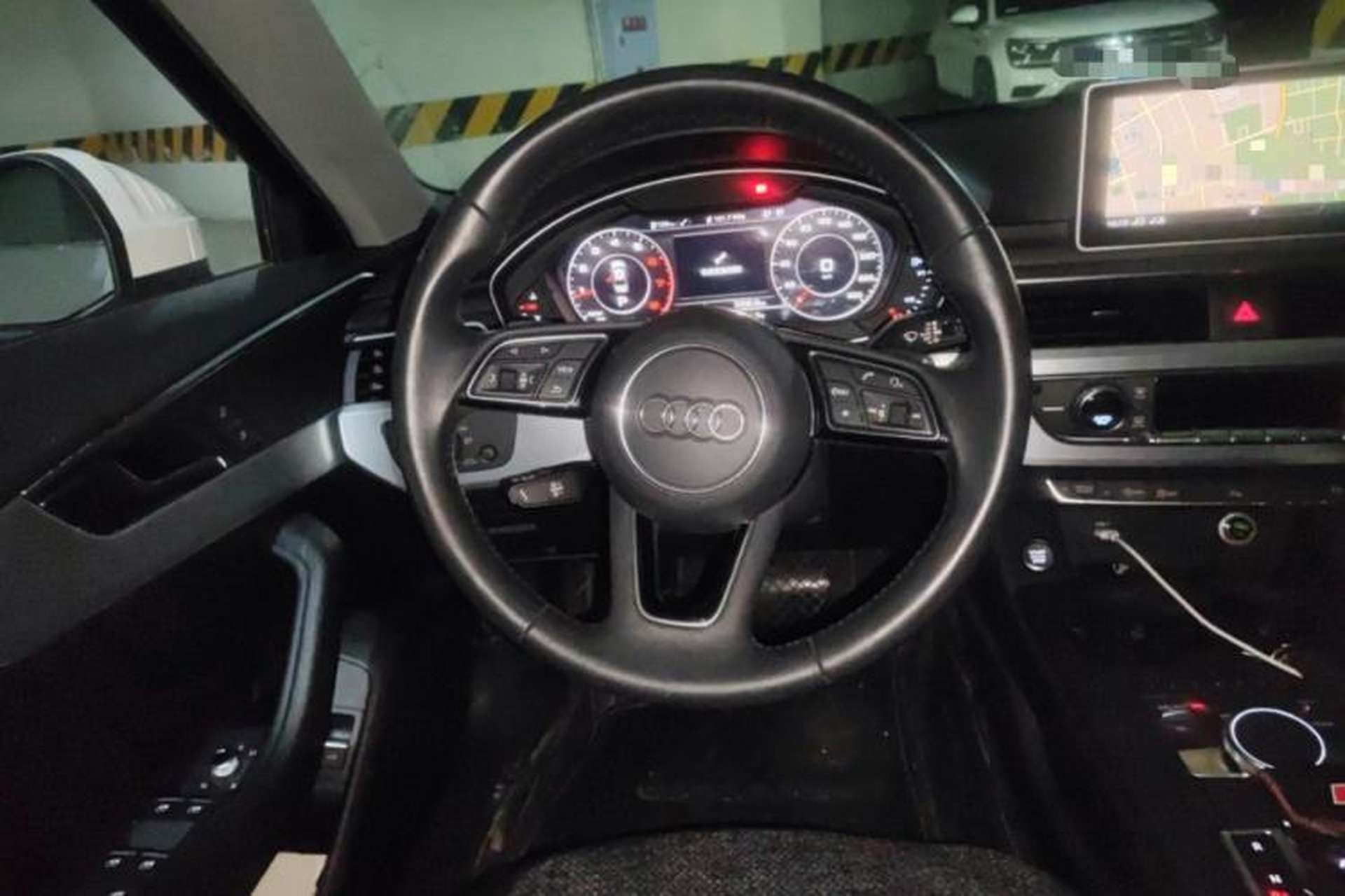 Used Audi A4L 2018 30th Anniversary Edition 40 TFSI Fashion Model Steering Wheel