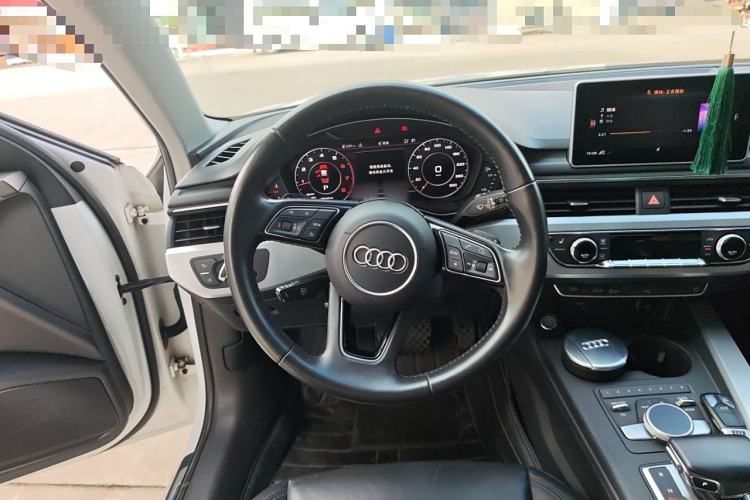 Used Audi A4L 2018 30th Anniversary Edition 40 TFSI Fashion Model Steering Wheel