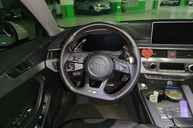 Used Audi A4L 2018 30th Anniversary Edition 40 TFSI Fashion Model Steering Wheel