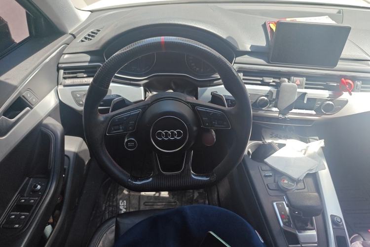Used Audi A4L 2018 30th Anniversary Edition 45 TFSI quattro Individual Sport Edition Steering Wheel