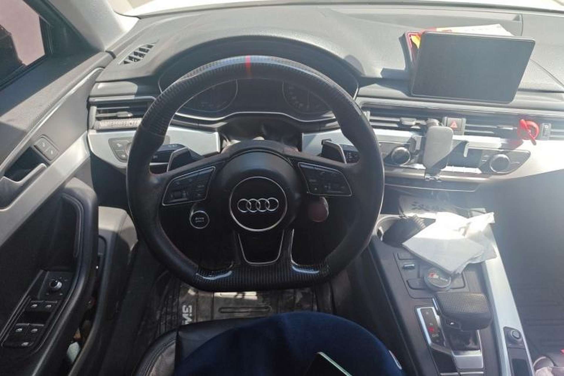 Used Audi A4L 2018 30th Anniversary Edition 45 TFSI quattro Individual Sport Edition Steering Wheel