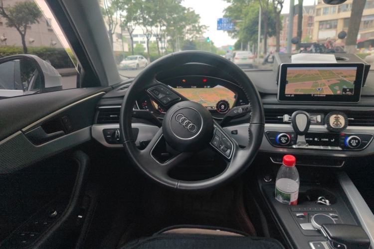 Used Audi A4L 2018 30th Anniversary Edition 40 TFSI Fashion Model Steering Wheel