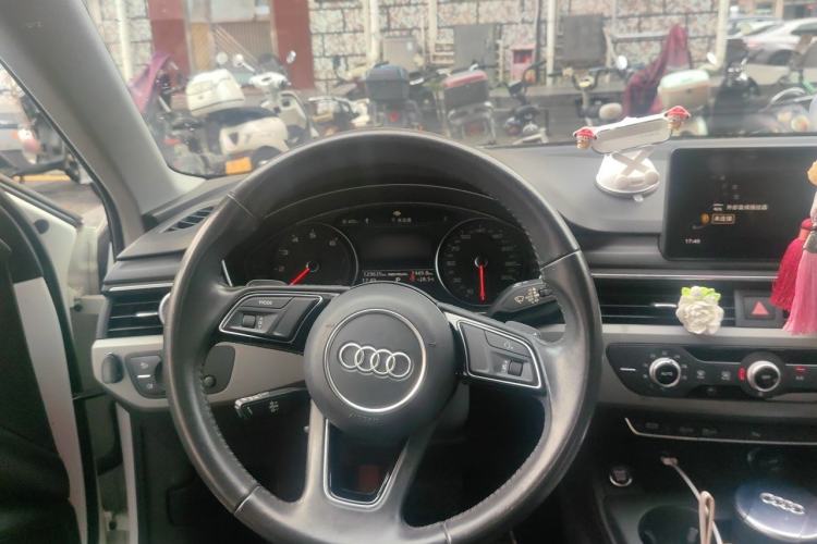 Used Audi A4L 2018 30th Anniversary Edition 40 TFSI Trendy Model Steering Wheel