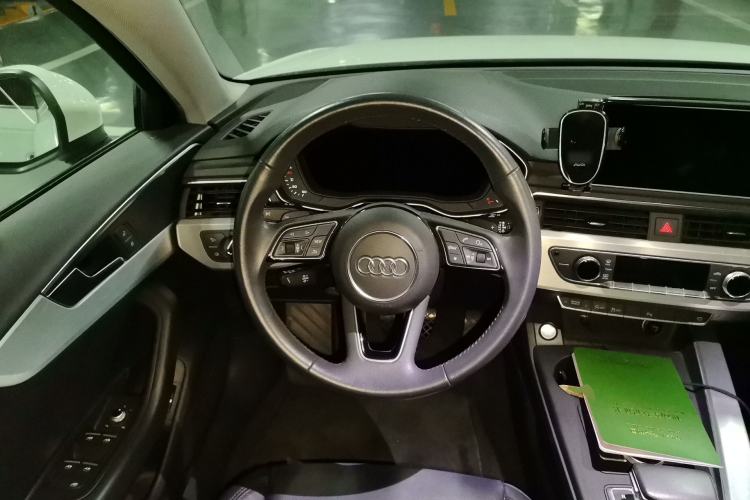 Used Audi A4L 2018 30th Anniversary Edition 40 TFSI Fashion Model Steering Wheel