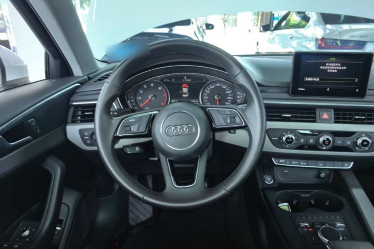 Used Audi A4L 2018 30th Anniversary Edition 40 TFSI Trendy Model Steering Wheel