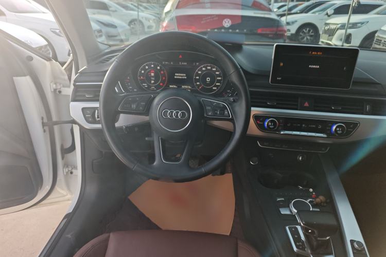 Used Audi A4L 2018 30th Anniversary Edition 40 TFSI Fashion Model Steering Wheel