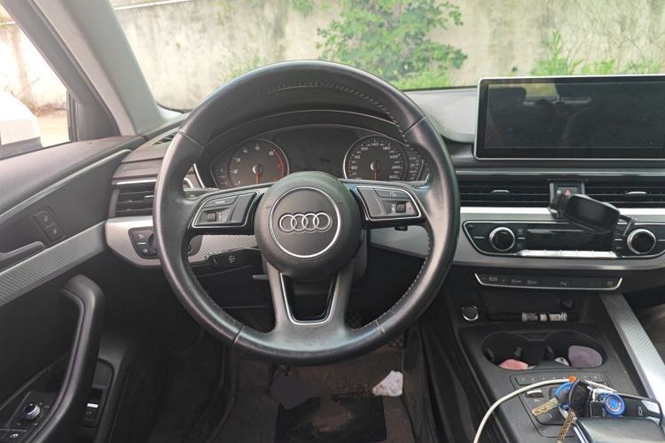 Used Audi A4L 2018 30th Anniversary Edition 40 TFSI Fashion Model Steering Wheel