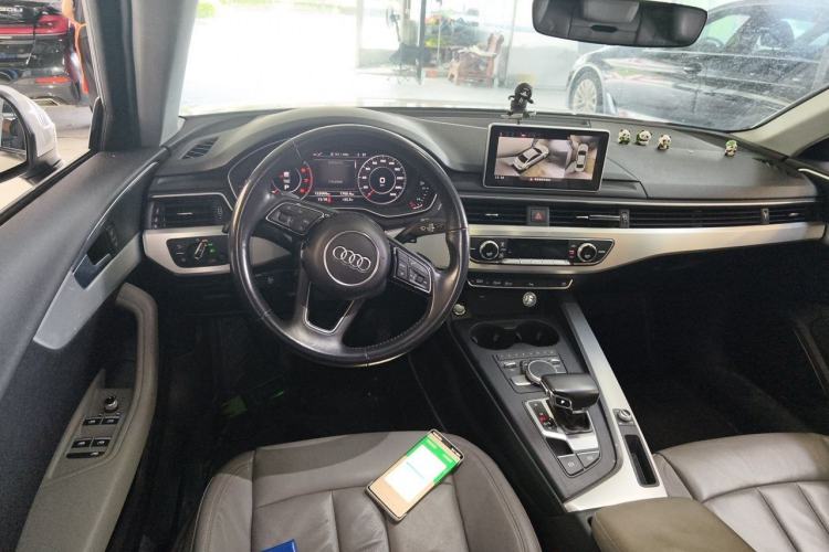 Used Audi A4L 2018 30th Anniversary Edition 40 TFSI Fashion Model Steering Wheel