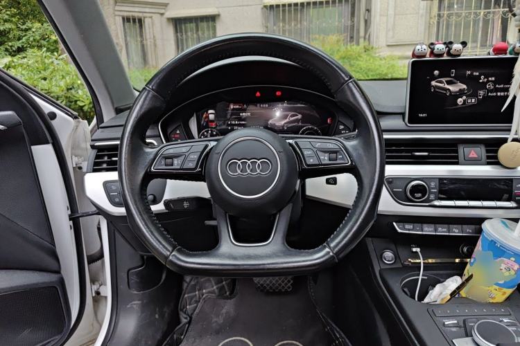 Used Audi A4L 2018 30th Anniversary Edition 40 TFSI Sport Edition Steering Wheel
