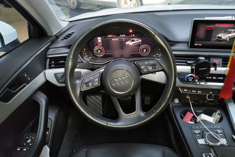 Used Audi A4L 2018 30th Anniversary Edition 40 TFSI Fashion Model Steering Wheel