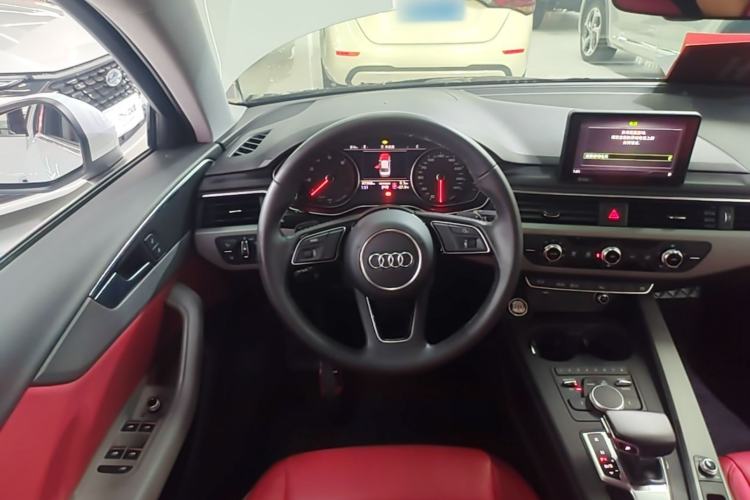 Used Audi A4L 2018 30th Anniversary Edition 40 TFSI Trendy Model Steering Wheel