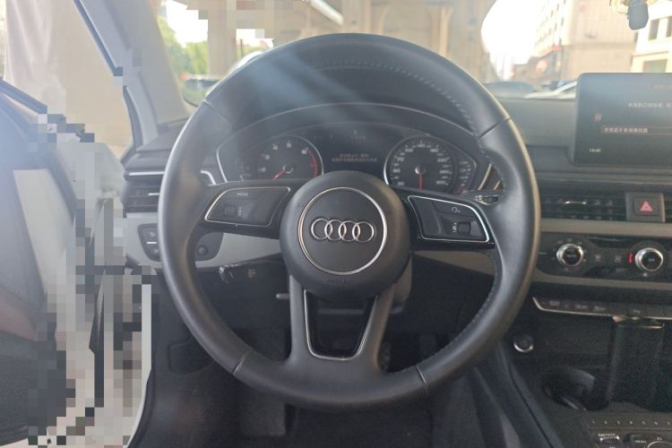 Used Audi A4L 2018 30th Anniversary Edition 40 TFSI Trendy Model Steering Wheel